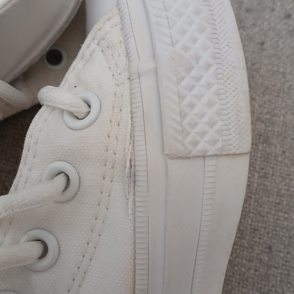 RARE DISCONTINUED Chuck Taylor II - Picture 4 of 13